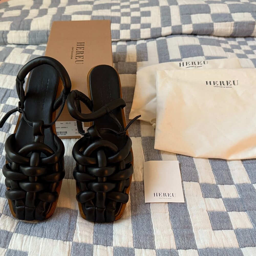 HEREU Black Cabersa Sandals, Black, Size 7/38